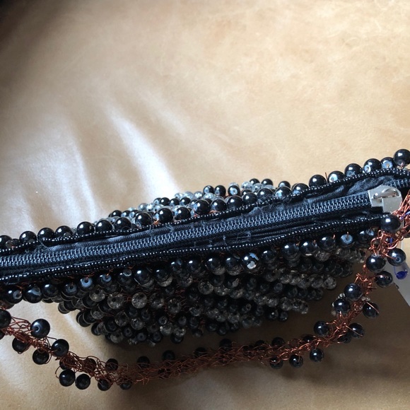 Hand beaded wire mesh bag - Picture 10 of 12